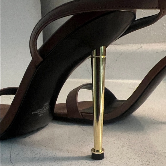 Nine West Tan Heels with Gold Accent - Picture 13 of 16